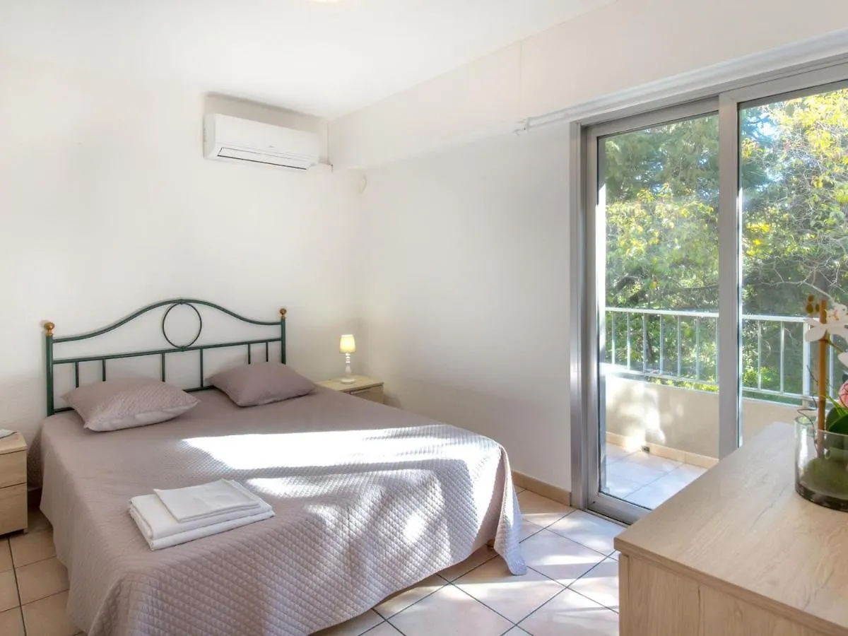 Appartement 2 Pieces Avec Terrasse - Plage A 50M - Climatise - Proche Gare Et Commerces - Fr-1-466A-4 Saint-Raphael  France